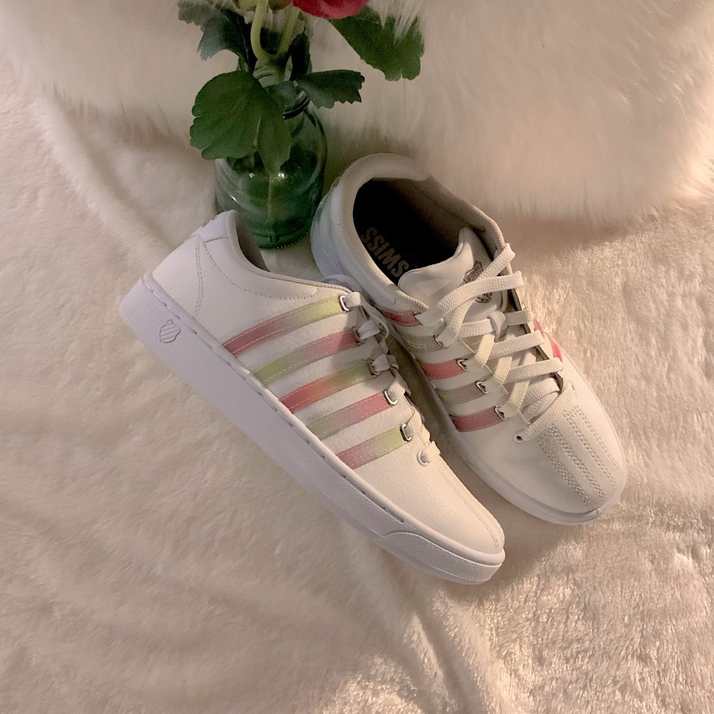 K-Swiss - multi colored 5 stripe lace up sneakers. SzM